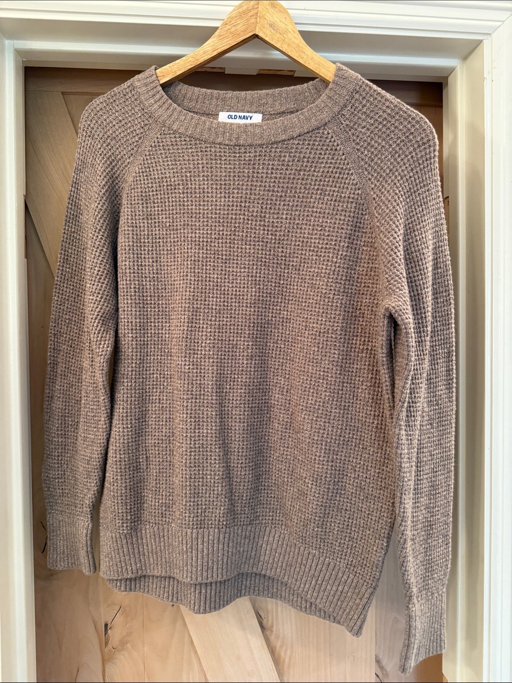 Old Navy Women's Taupe Crewneck Waffle-Knit Sweater
